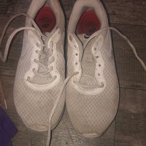 White Nike’s